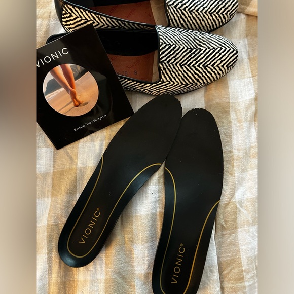 Vionic : Black & White Loafers - Picture 2 of 3